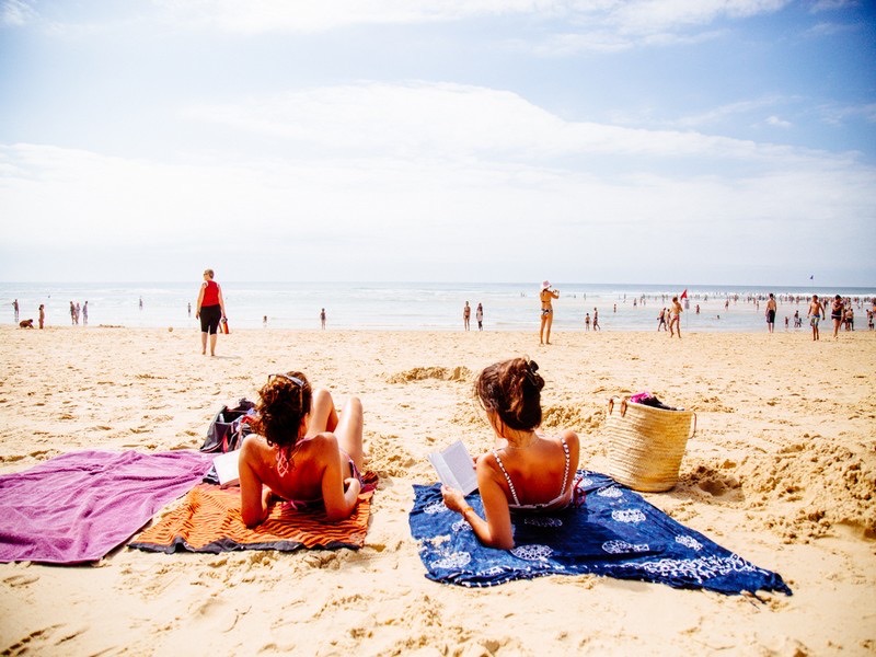 filles sur la plage océan