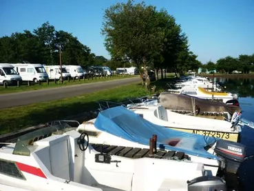Aire de camping-car à Gastes 1 Aire de camping-car à Gastes 1