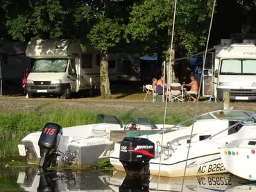 aire-camping-car-ste-eulalie-en-born aire-camping-car-ste-eulalie-en-born
