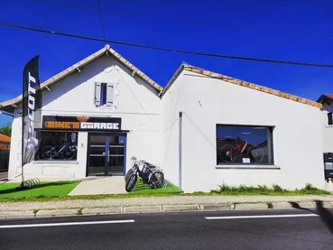 LE SHOP BIKE'S GARAGE Extérieur LE SHOP BIKE'S GARAGE Extérieur
