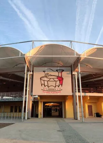 Les arènes de parentis Les arènes de parentis