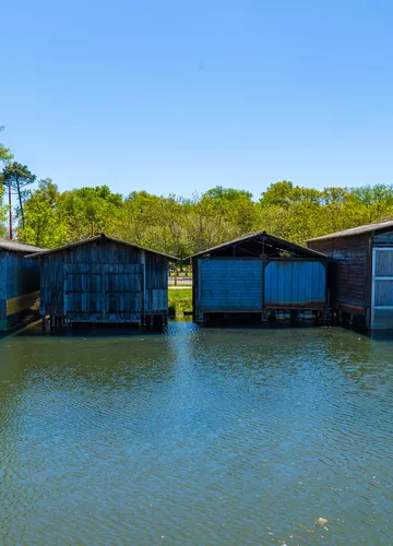 Hangars à bateaux de Gastes Hangars à bateaux de Gastes