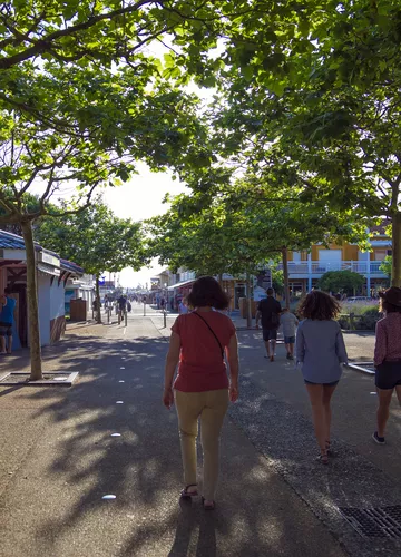 Rue piétonne Biscarrosse Plage Biscarrosse plage rue piétonne