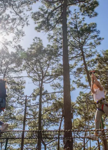 Bisc'Aventure, parcours accrobranches  Bisc'Aventure, parcours accrobranches
