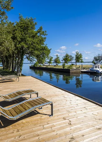 Gastes, les bords du lac Gastes, les bords du lac