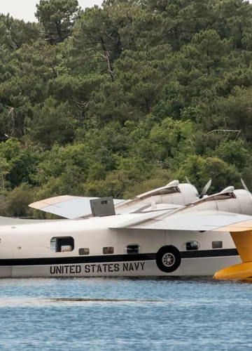 hydravion_biscarrosse.jpg hydravion_biscarrosse.jpg