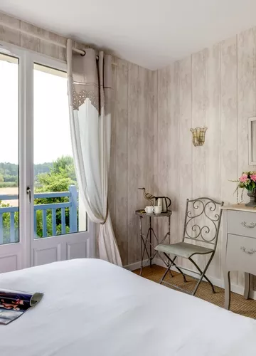 Les eaux qui rient chambre cabane de cric Chambre d'hôtes les eaux qui rient cabane de cric