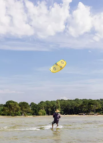 moniteur-kitesurf-biscarrosse.jpg moniteur-kitesurf-biscarrosse.jpg