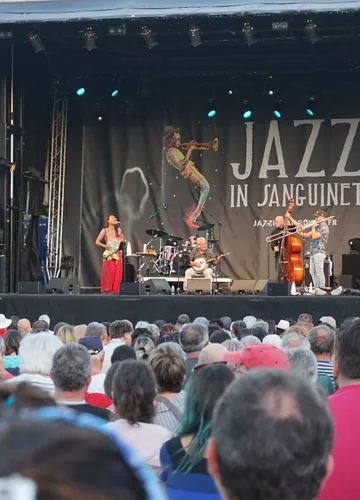 scene-principale-jazz-sanguinet.jpg scene-principale-jazz-sanguinet.jpg