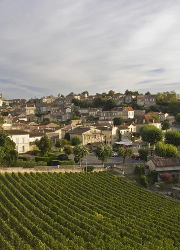 Saint Emilion Le vignoble et le village de Saint Emilion