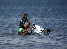 Stage-+®cole-cours-de-kitesurf-33-40 (7) Stage-+®cole-cours-de-kitesurf-33-40 (7)