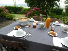 les eaux qui rient - petit dejeuner au bord de l eau les eaux qui rient - petit dejeuner au bord de l eau
