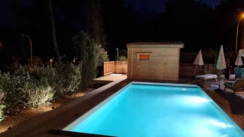 23-FOUR Extérieur de nuit Piscine 02 23-FOUR Extérieur de nuit Piscine 02