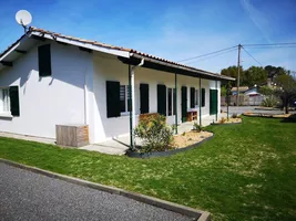 MILHORAT vue maison fleurs MILHORAT vue maison fleurs