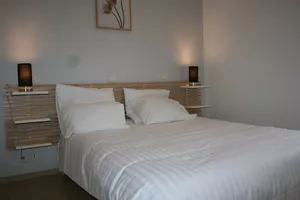 hotel-les-italiens-1 hotel-les-italiens-1