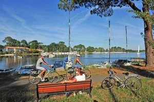 balade-velo-pistes-cyclables-lac balade-velo-pistes-cyclables-lac