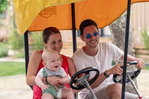camping-biscarrosse-lifestyle-famille-rosalie-la rive-ciela-village 2 camping-biscarrosse-lifestyle-famille-rosalie-la rive-ciela-village 2