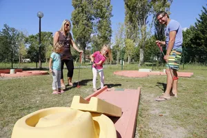 Camping Pipiou-parentis-mini golf Camping Pipiou-parentis-mini golf