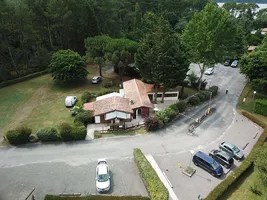 camping-plage-des-aigrettes-accueil-snack-parking-visiteur camping-plage-des-aigrettes-accueil-snack-parking-visiteur