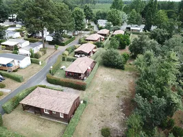 camping-plage-des-aigrettes-chalet-bois camping-plage-des-aigrettes-chalet-bois