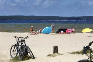 Lac de Biscarrosse_plage_sable Lac de Biscarrosse_plage_sable