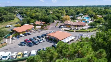 Resto Les Ecureuils parking Resto Les Ecureuils parking