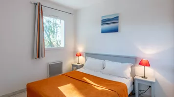 Le Domaine des Grands Lacs_T2_Chambre1_300dpi_03 Le Domaine des Grands Lacs_T2_Chambre1_300dpi_03
